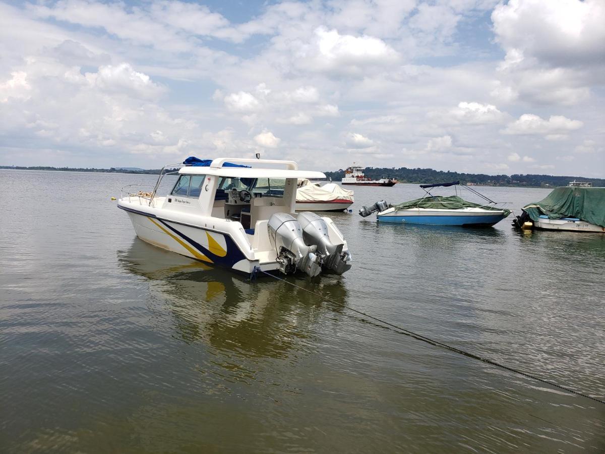 Migingo Suites Entebbe Exteriör bild