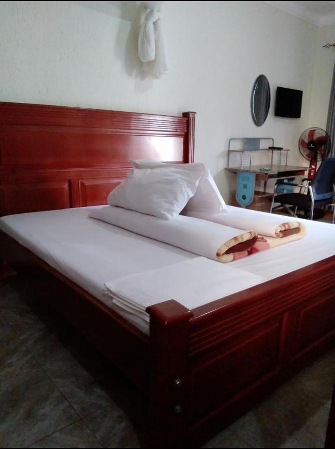Migingo Suites Entebbe Exteriör bild