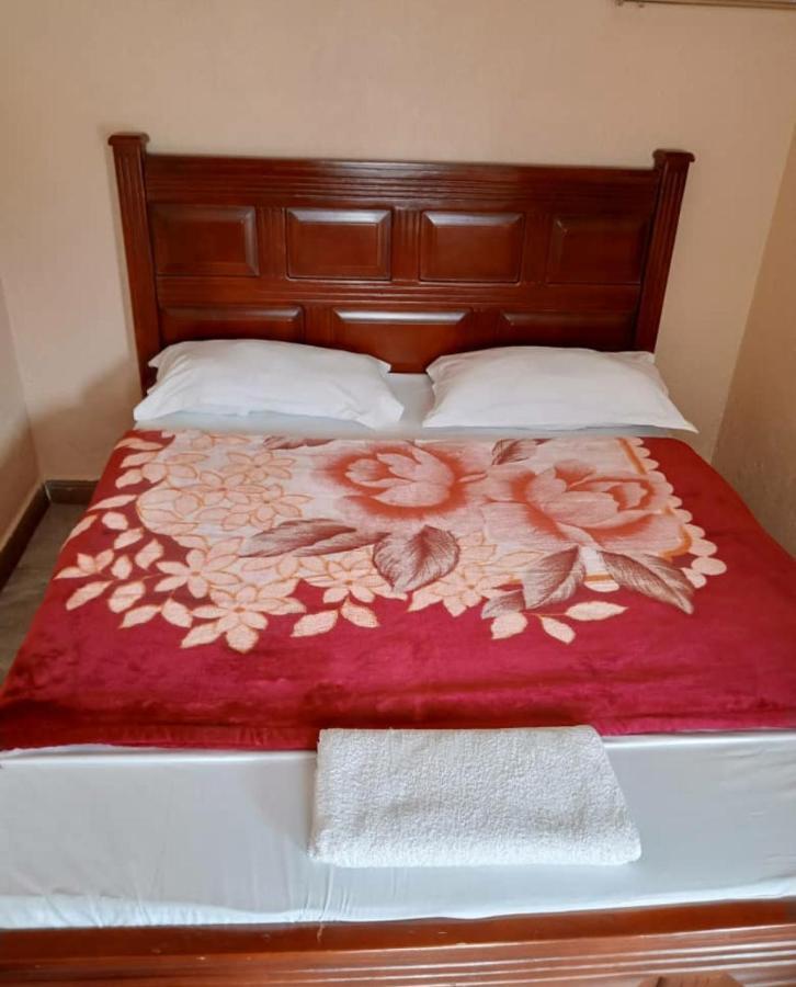 Migingo Suites Entebbe Exteriör bild