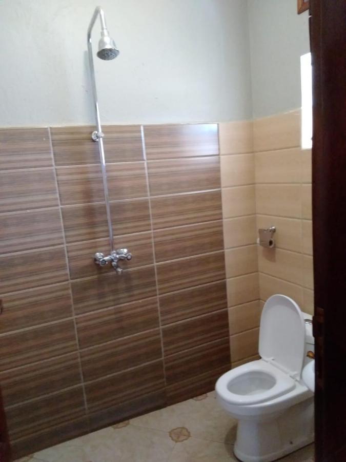 Migingo Suites Entebbe Exteriör bild