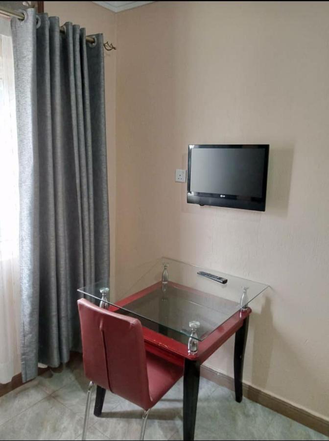 Migingo Suites Entebbe Exteriör bild