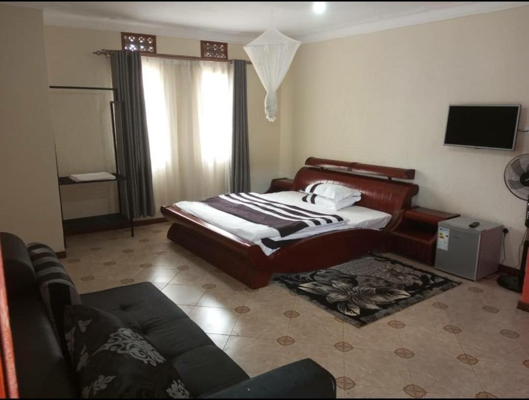 Migingo Suites Entebbe Exteriör bild